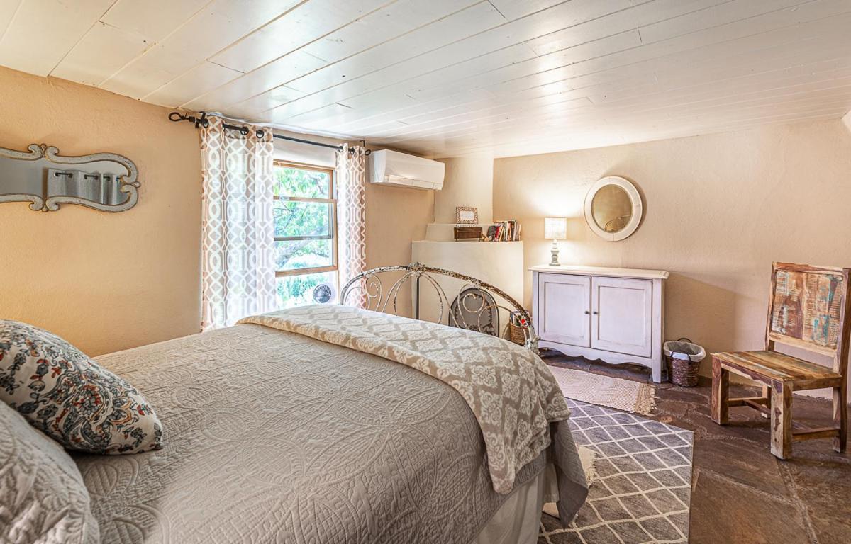 Pet Friendly Pinon Heaven Bed & Breakfast Canada de los Alamos Exterior photo